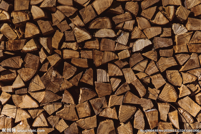 劈好的木材 自然與工藝的完美結(jié)合